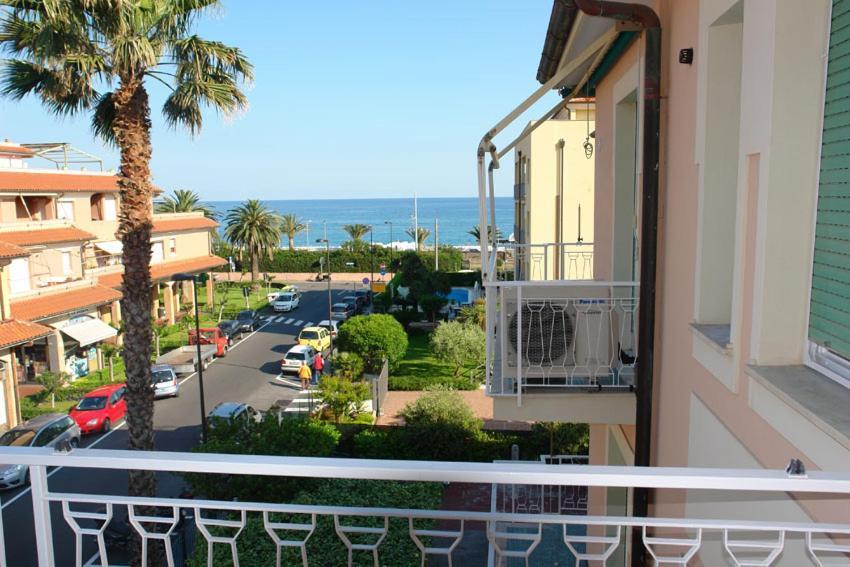 Ligure Residence Борджо-Верецци Экстерьер фото