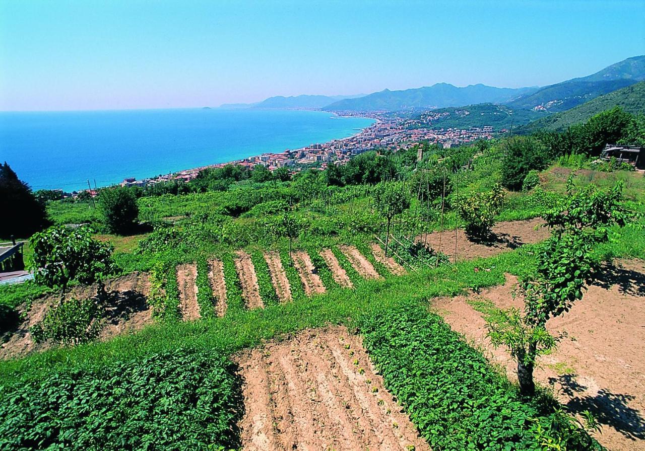 Ligure Residence Борджо-Верецци Экстерьер фото