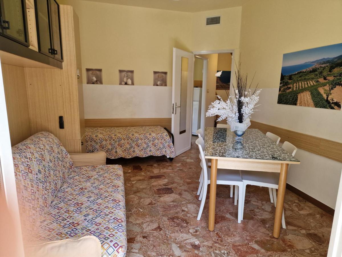 Ligure Residence Борджо-Верецци Экстерьер фото