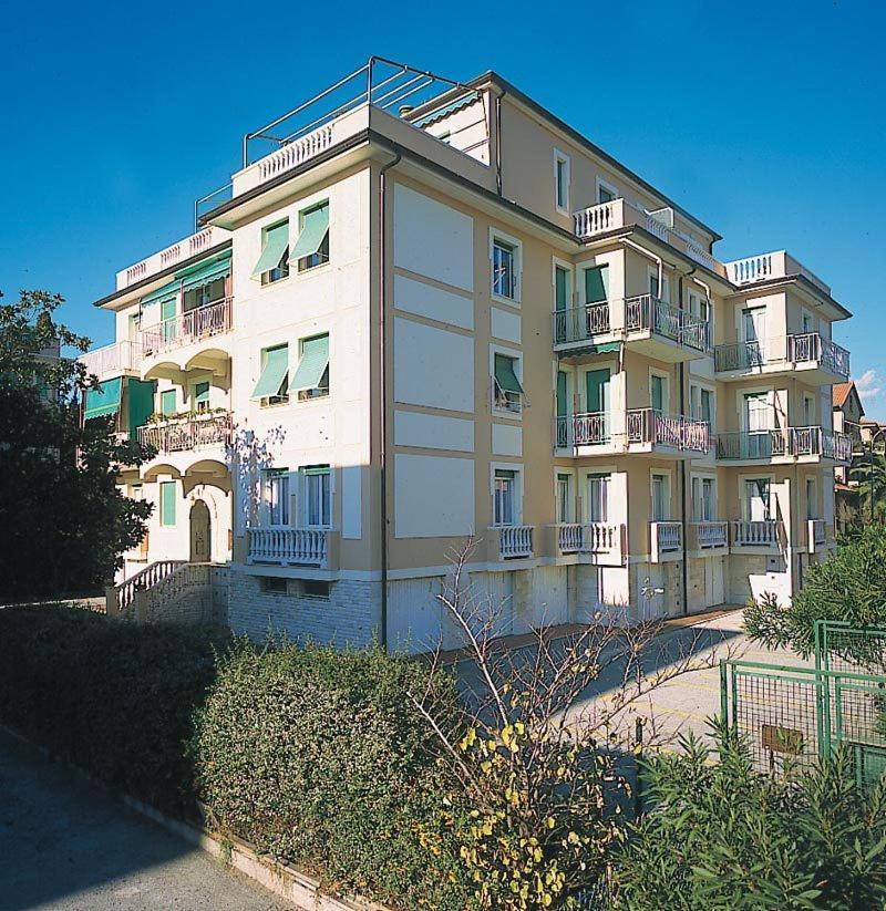 Ligure Residence Борджо-Верецци Экстерьер фото
