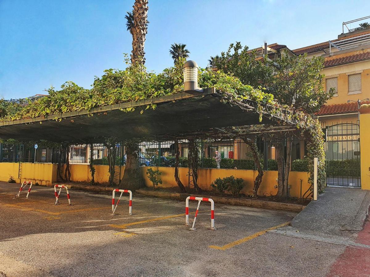 Ligure Residence Борджо-Верецци Экстерьер фото